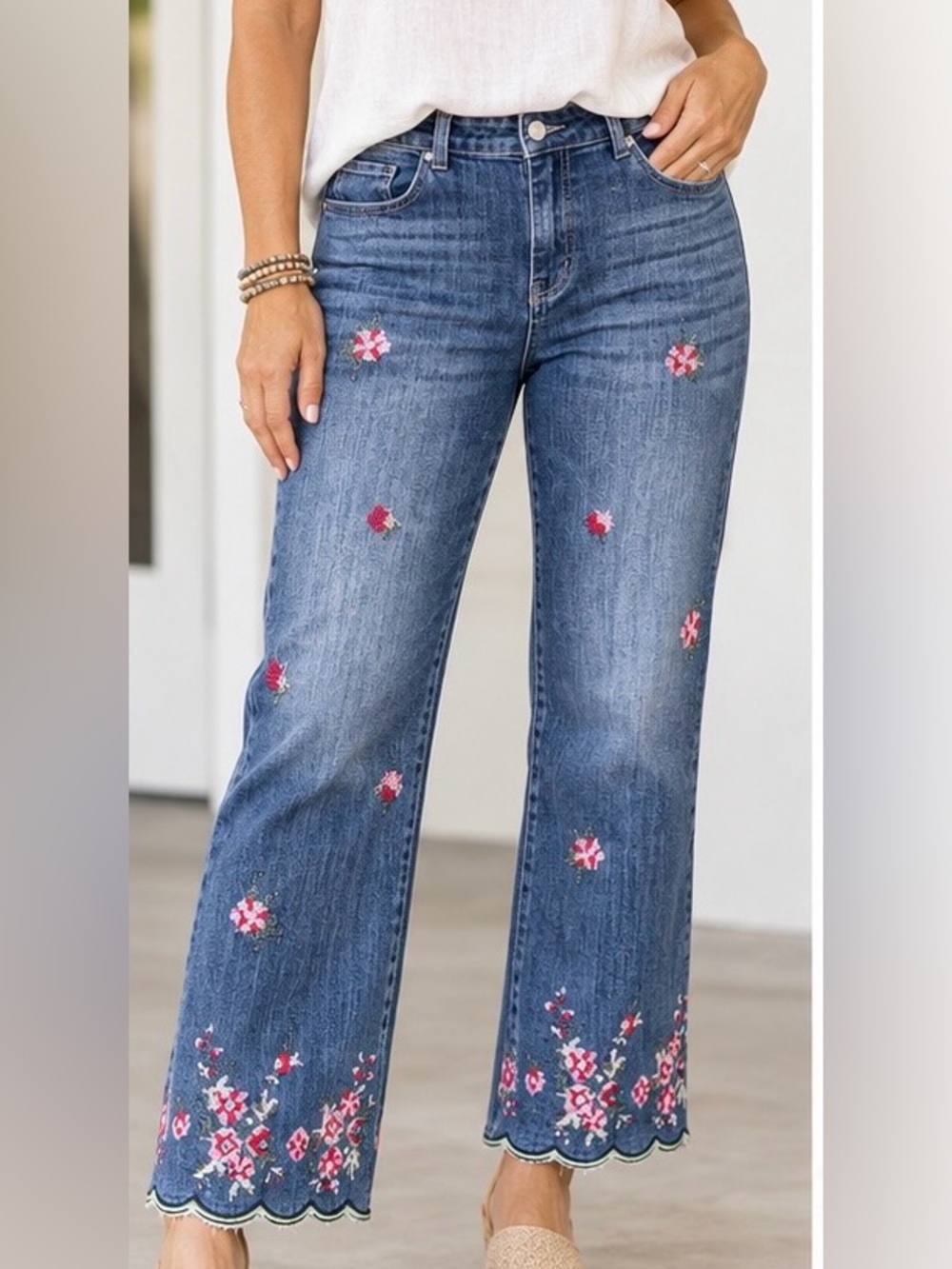Easel Los Angeles Floral Cross-Stitch Scallop Hem Ankle Length Jeans NWT